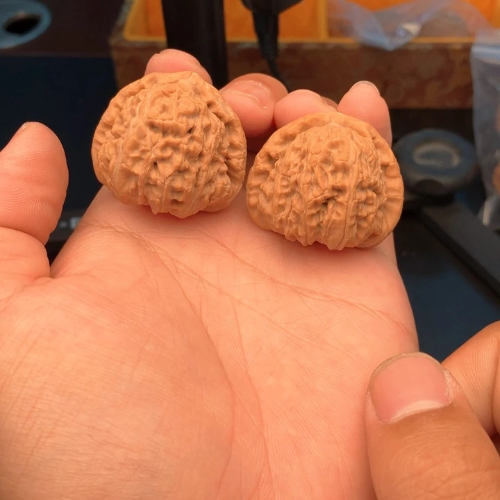 文玩核桃把件24号39全品三角白