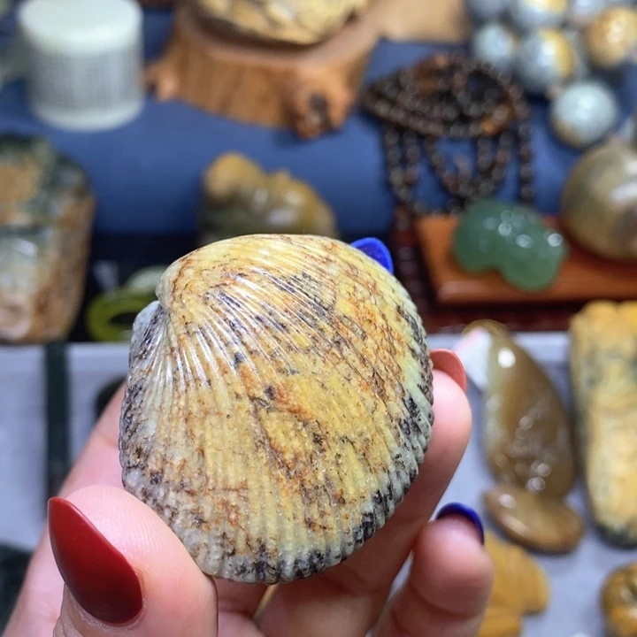 岫岩河磨玉（透闪石质玉）把件未镶嵌