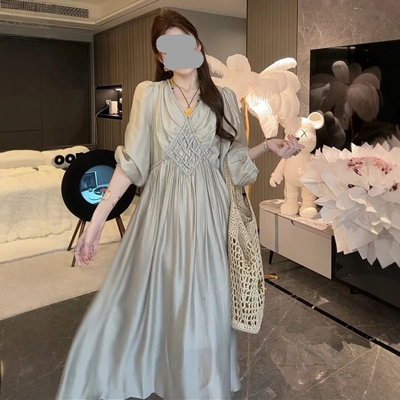 时尚气质名媛连衣裙2025夏季新款纯色泡泡袖V领减龄大摆长裙女
