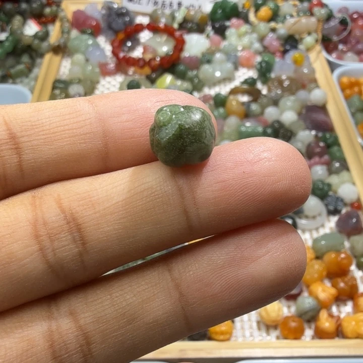 和田玉未镶嵌珠宝半成品