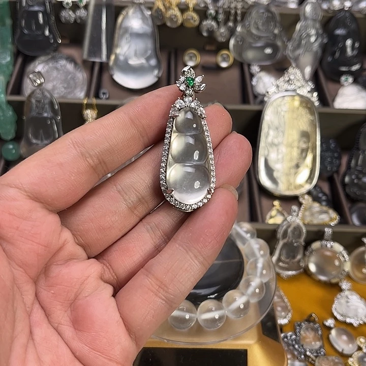 奶***茶石英质玉银S925镶嵌豆子