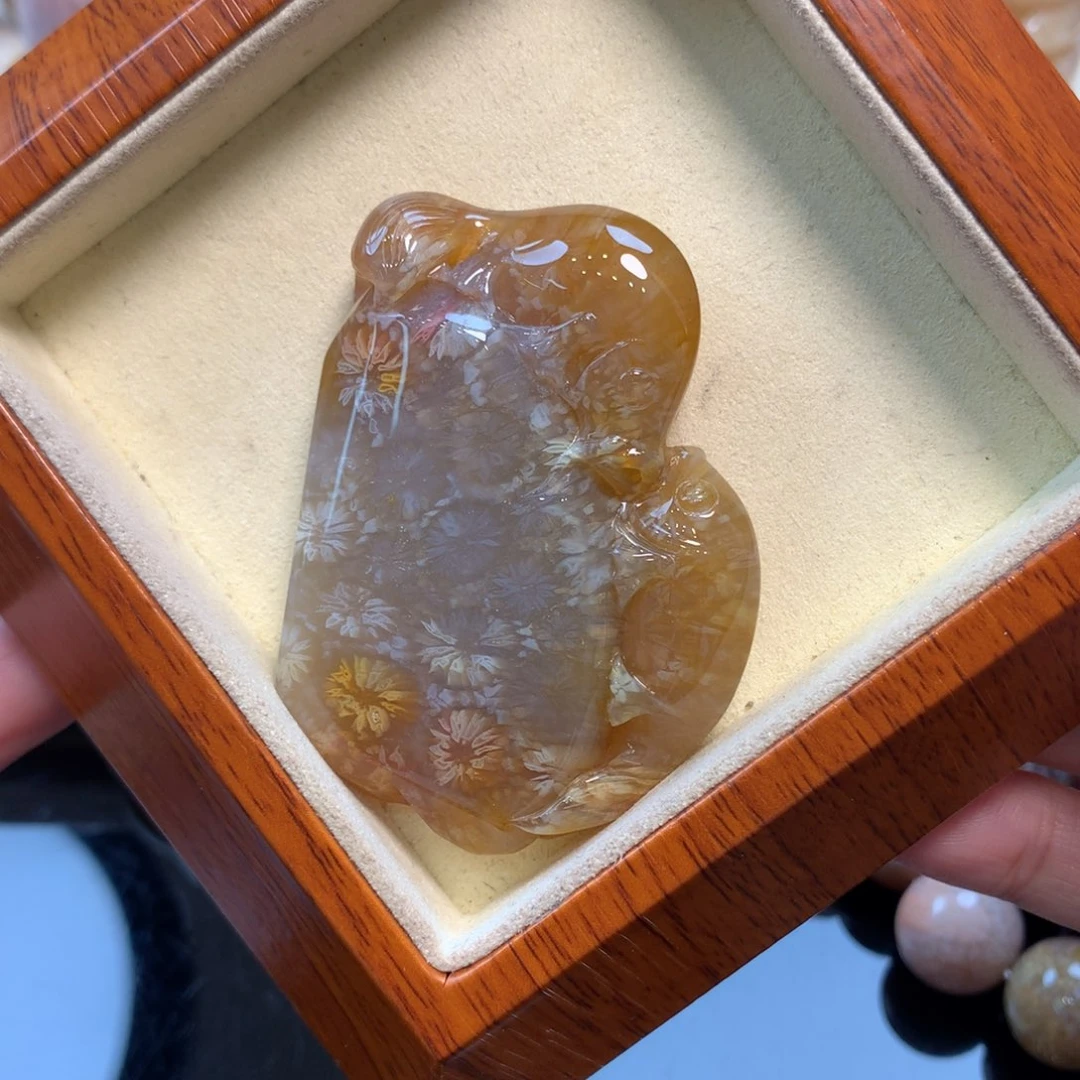 硅化珊瑚（珊瑚玉）未镶嵌颈饰400