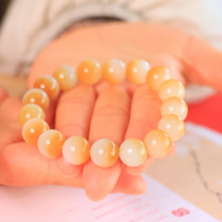 1931900玉美人小程新疆和田玉且末糖白玉手串