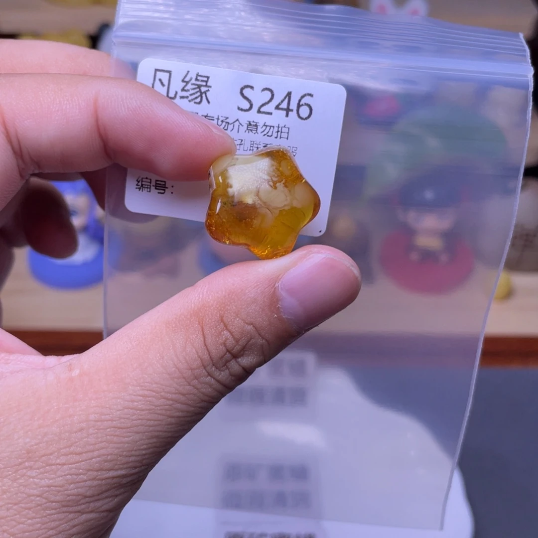 琥珀未镶嵌珠宝奇石