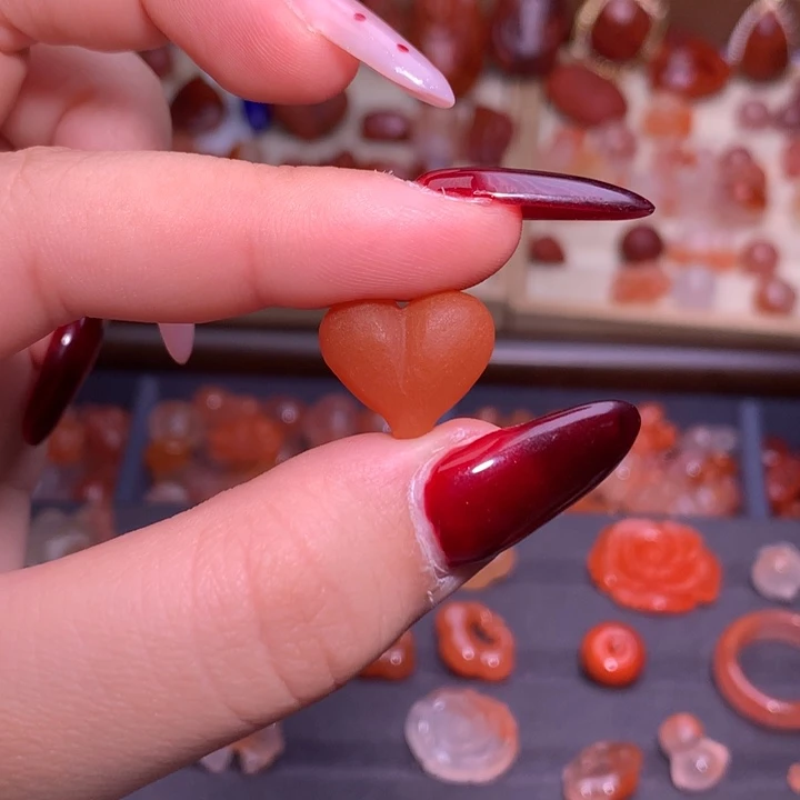 南红玛瑙合金颈饰屁桃