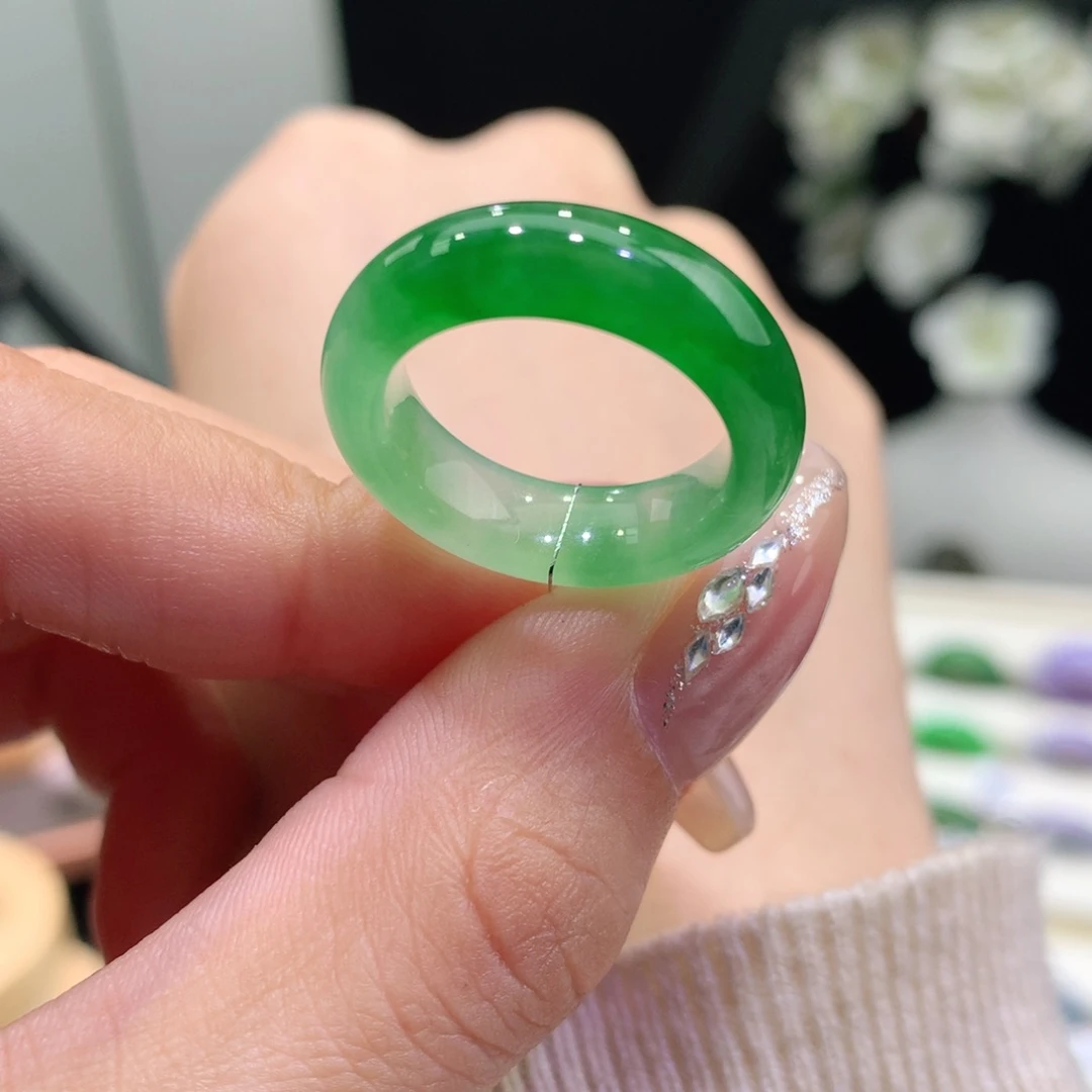 翡翠未镶嵌戒指翡翠