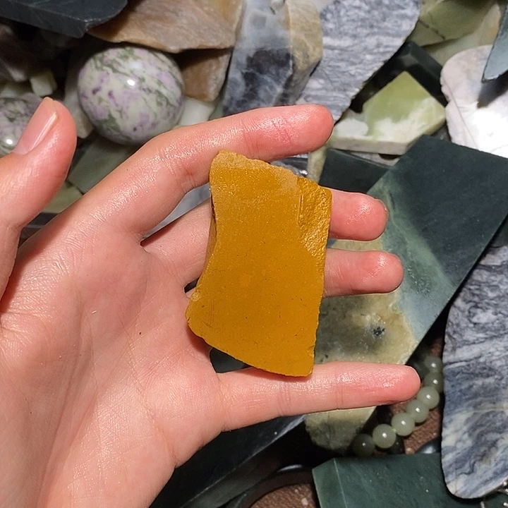 未镶嵌和田玉（青玉）珠宝半成品