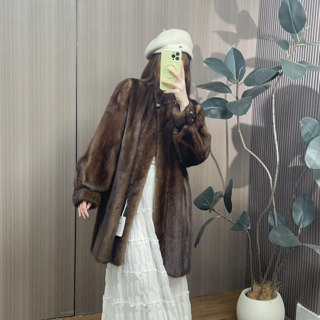 Z79立领琥珀棕纽扣甜美减龄款流光风女款外套