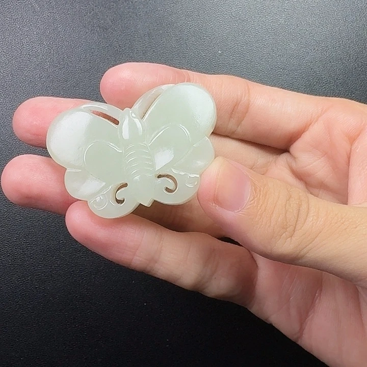 尽***8和田玉未镶嵌挂件