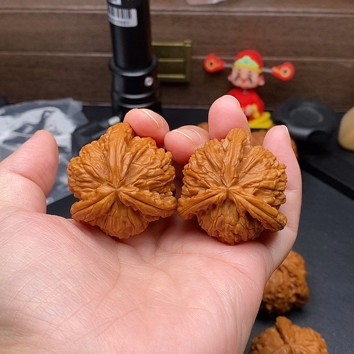 ****福把件文玩核桃白奔