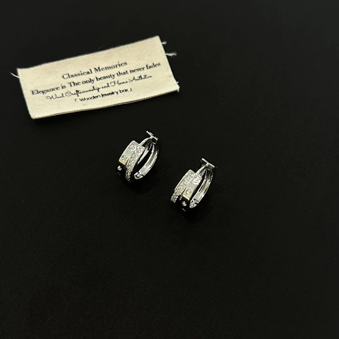 铜合金合成锆石耳饰 高级显廋内径1.8银色耳圈795