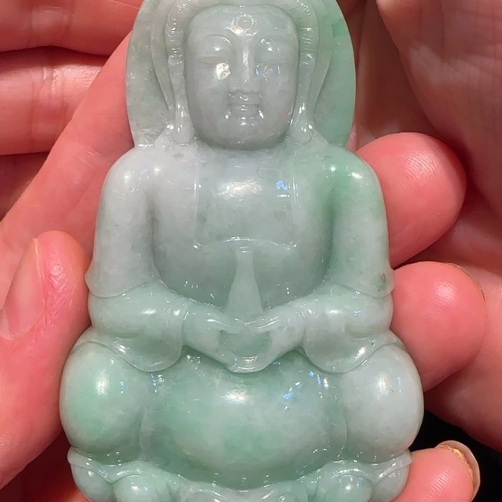 翡翠未镶嵌颈饰观音