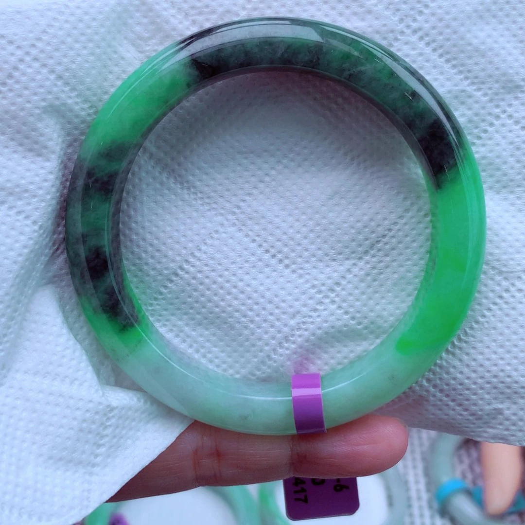 翡翠手镯未镶嵌缅甸