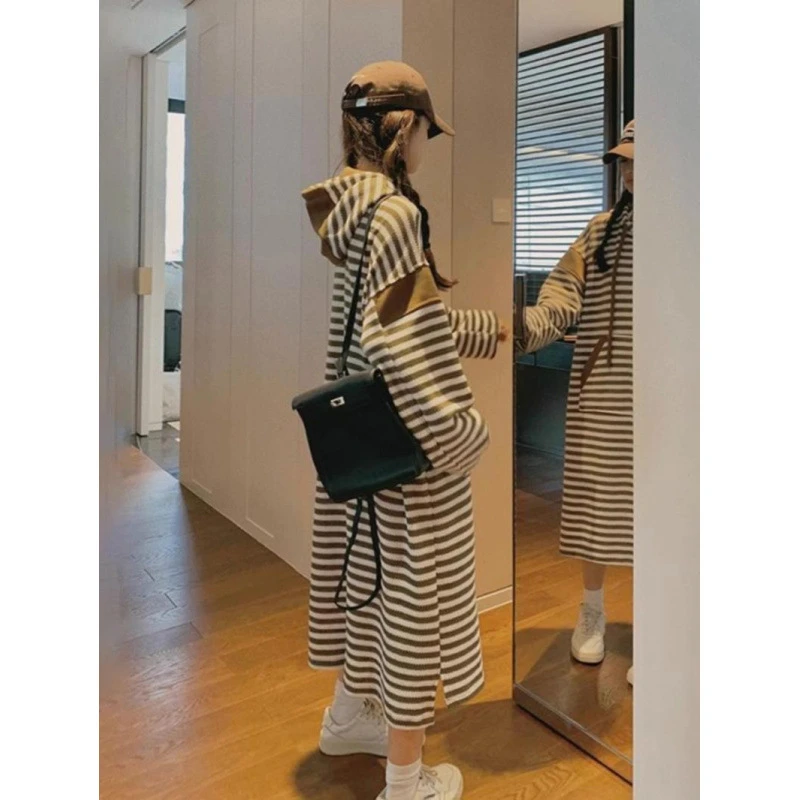 大码胖mm2-300斤条纹连帽卫衣女秋冬韩系慵懒学院风打底长裙气质