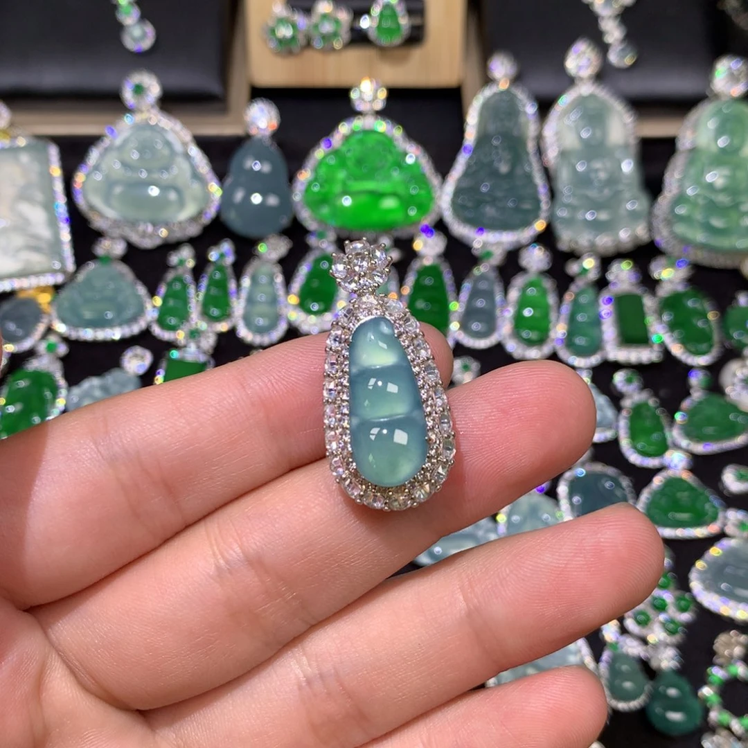 吊坠(赠链)未镶嵌翡翠