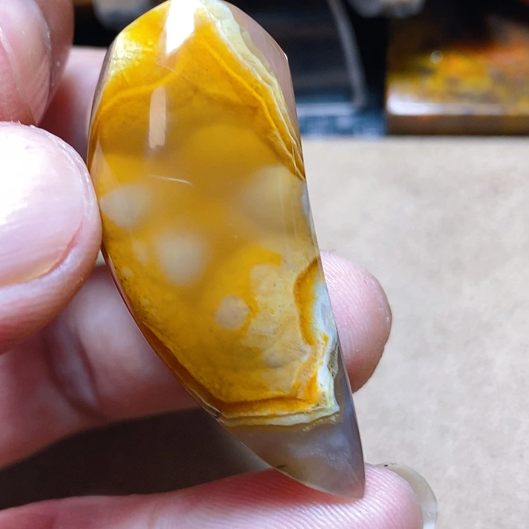 未镶嵌颈饰玛瑙/玉髓二*