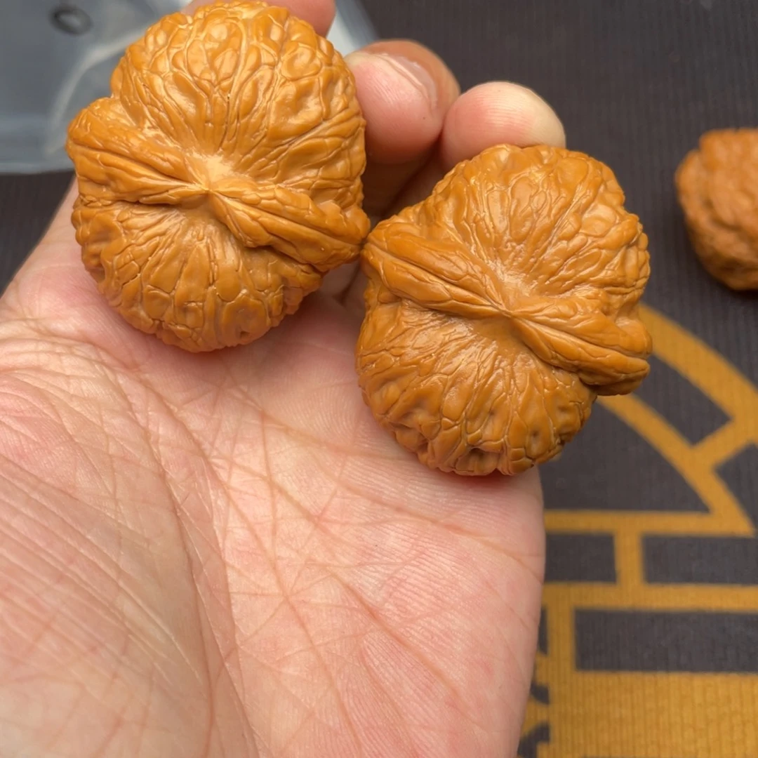 文玩核桃吊坠大****?元宝