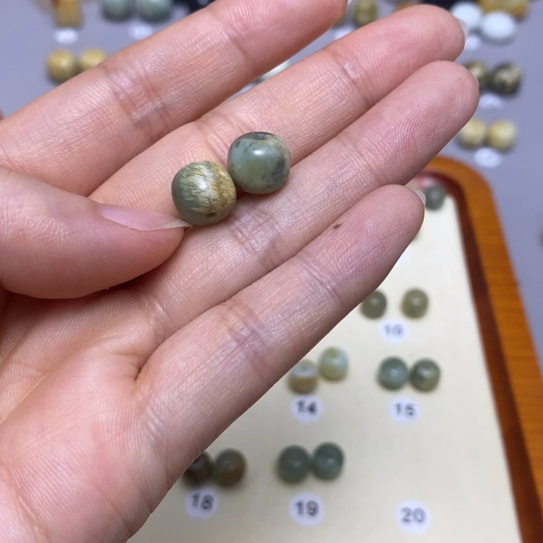 蛇纹石玉配饰合金?****?