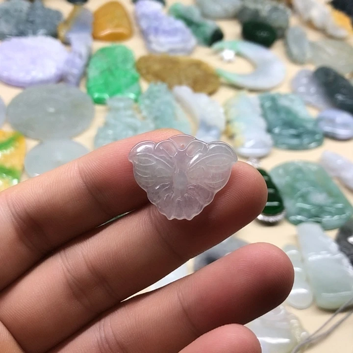 翡翠未镶嵌颈饰链接