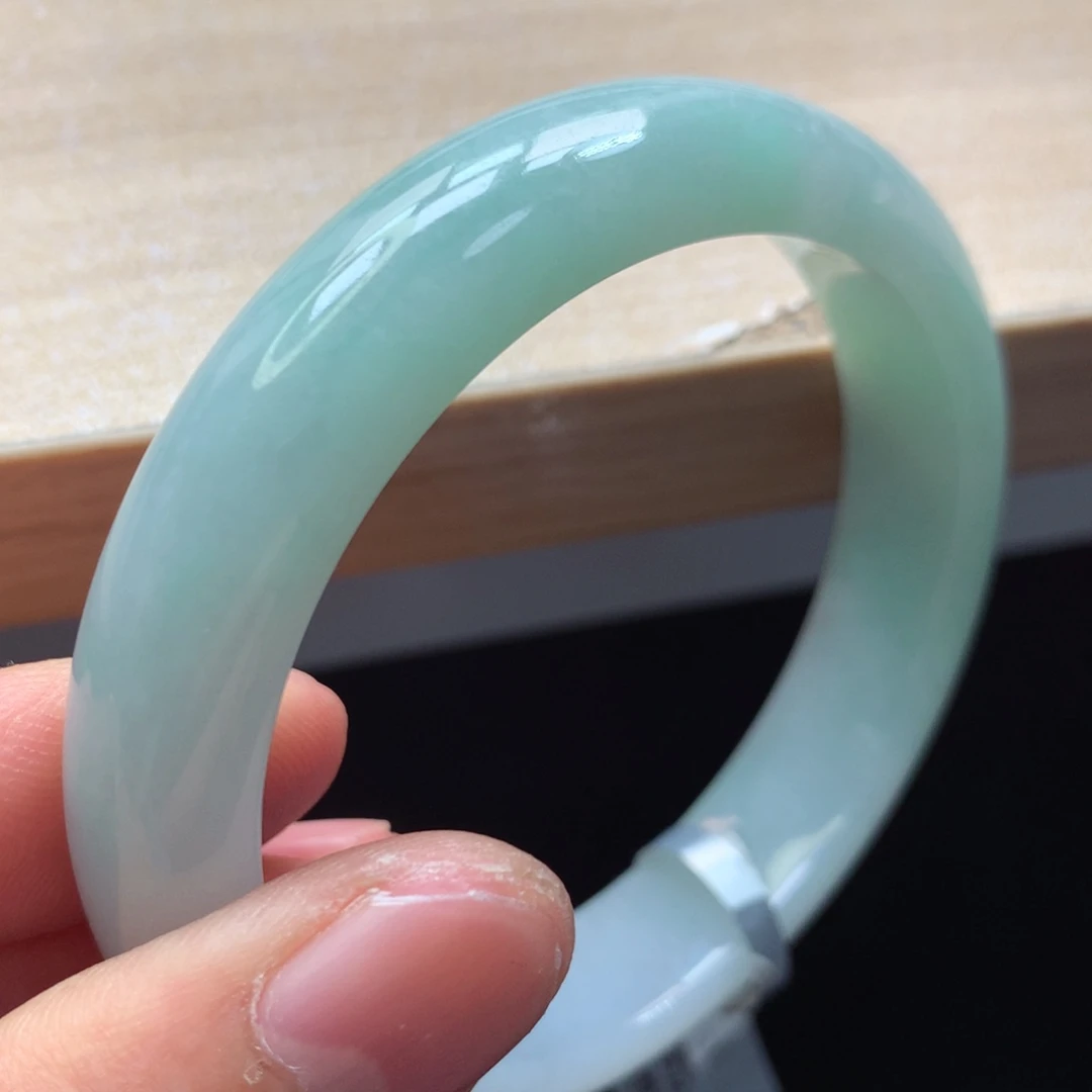 未镶嵌手镯翡翠手镯