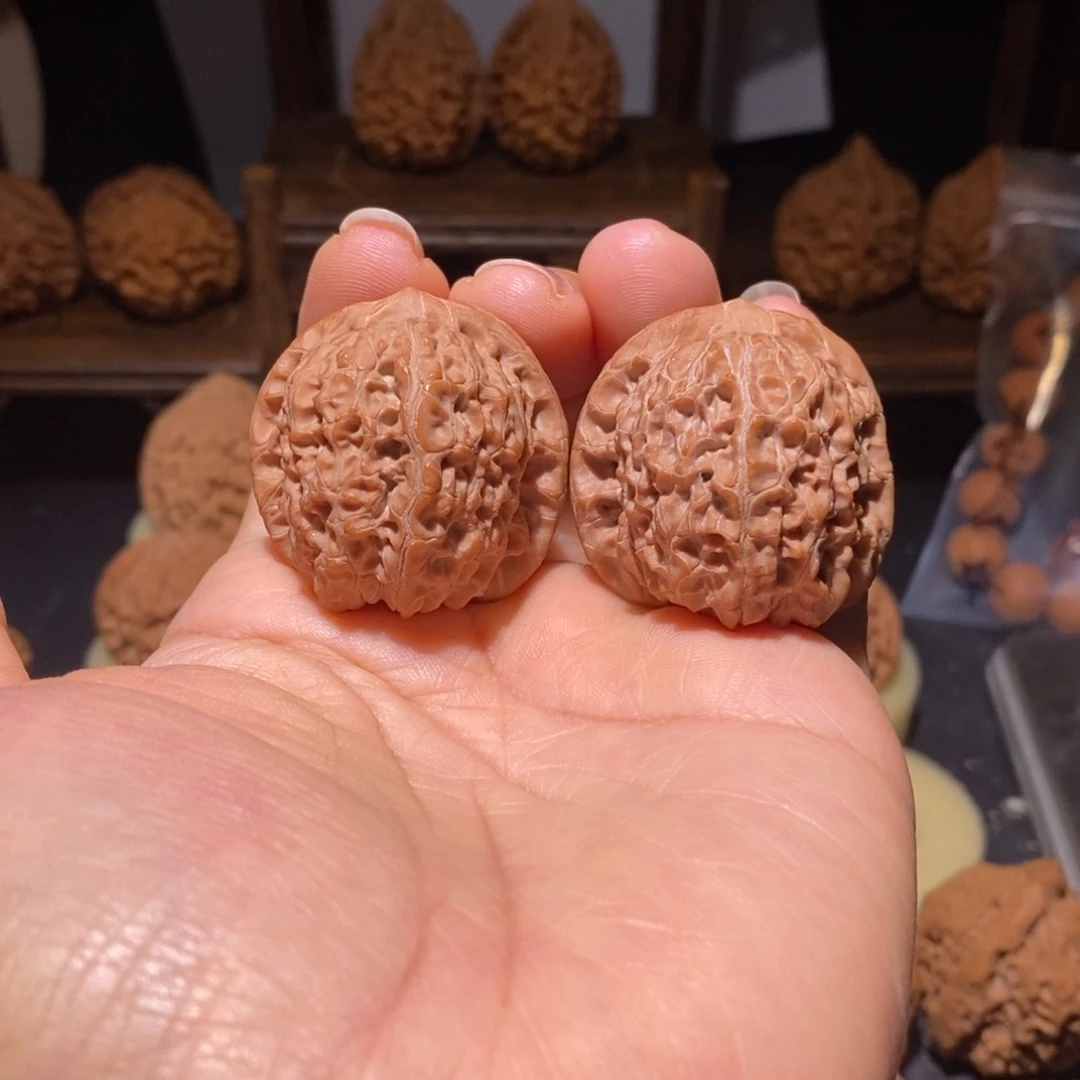 文玩核桃吊坠血麒麟35