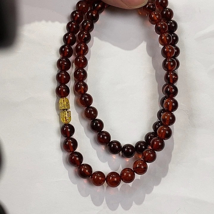 琥珀未镶嵌颈饰多人