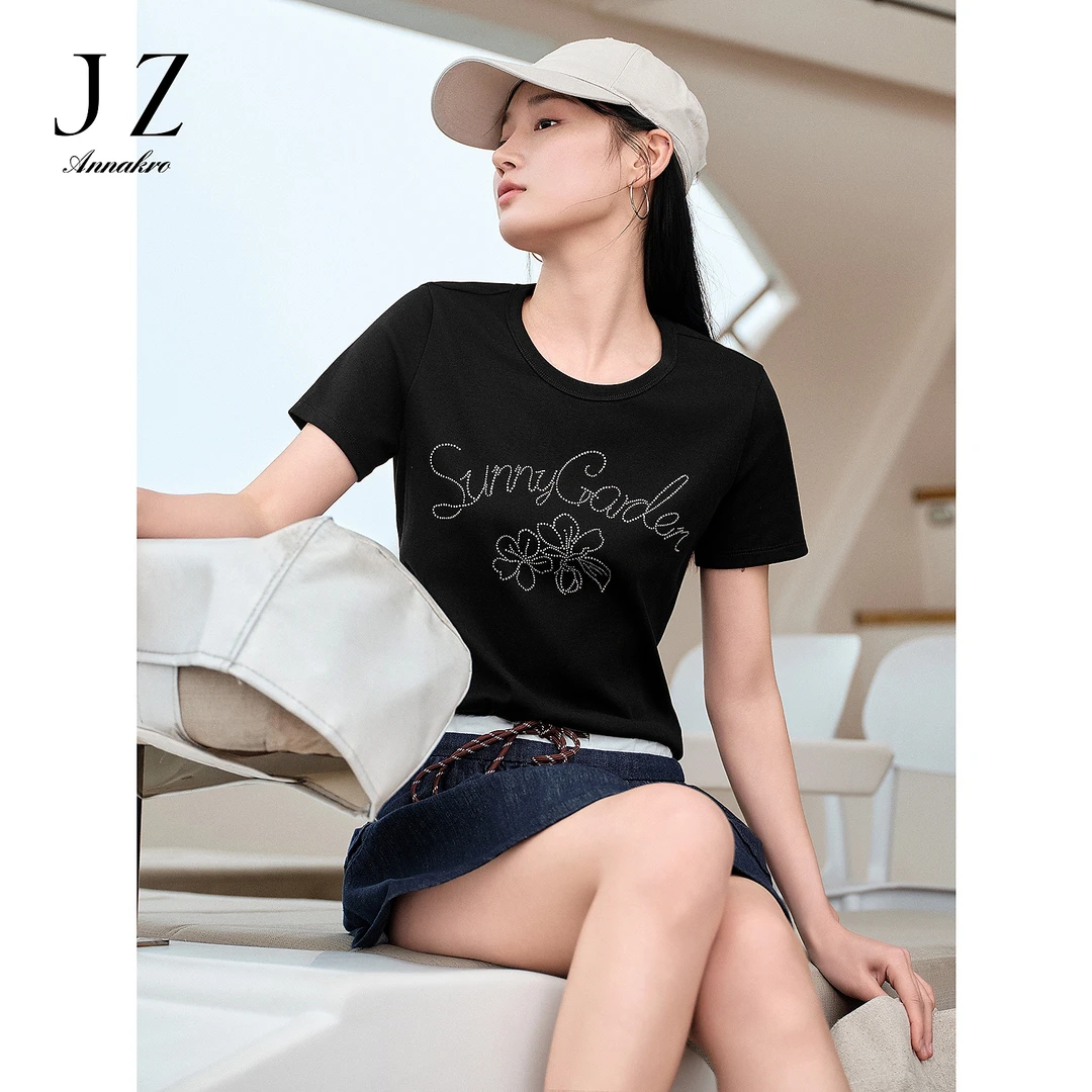 【草目系列】玖姿安娜蔻KWFX83203休闲烫钻棉料短袖T恤女2025夏