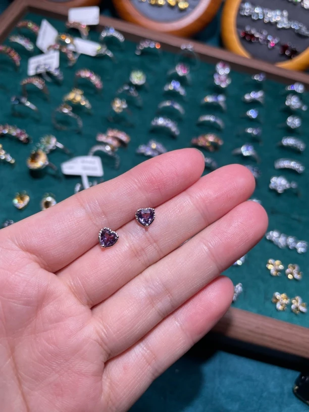 紫水晶爱心耳钉，简约时尚百搭