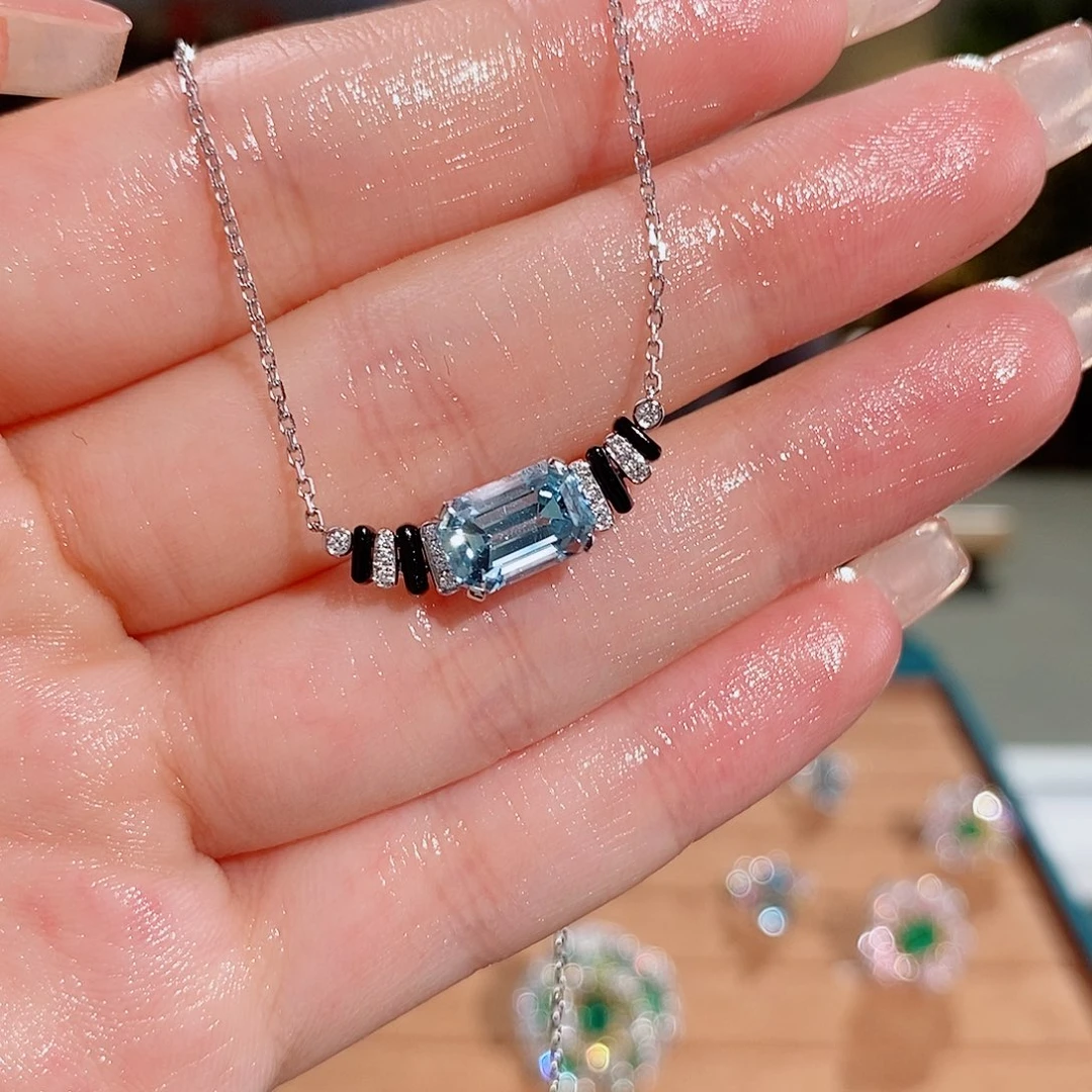 颈饰18K金镶嵌海蓝宝石2.18ct