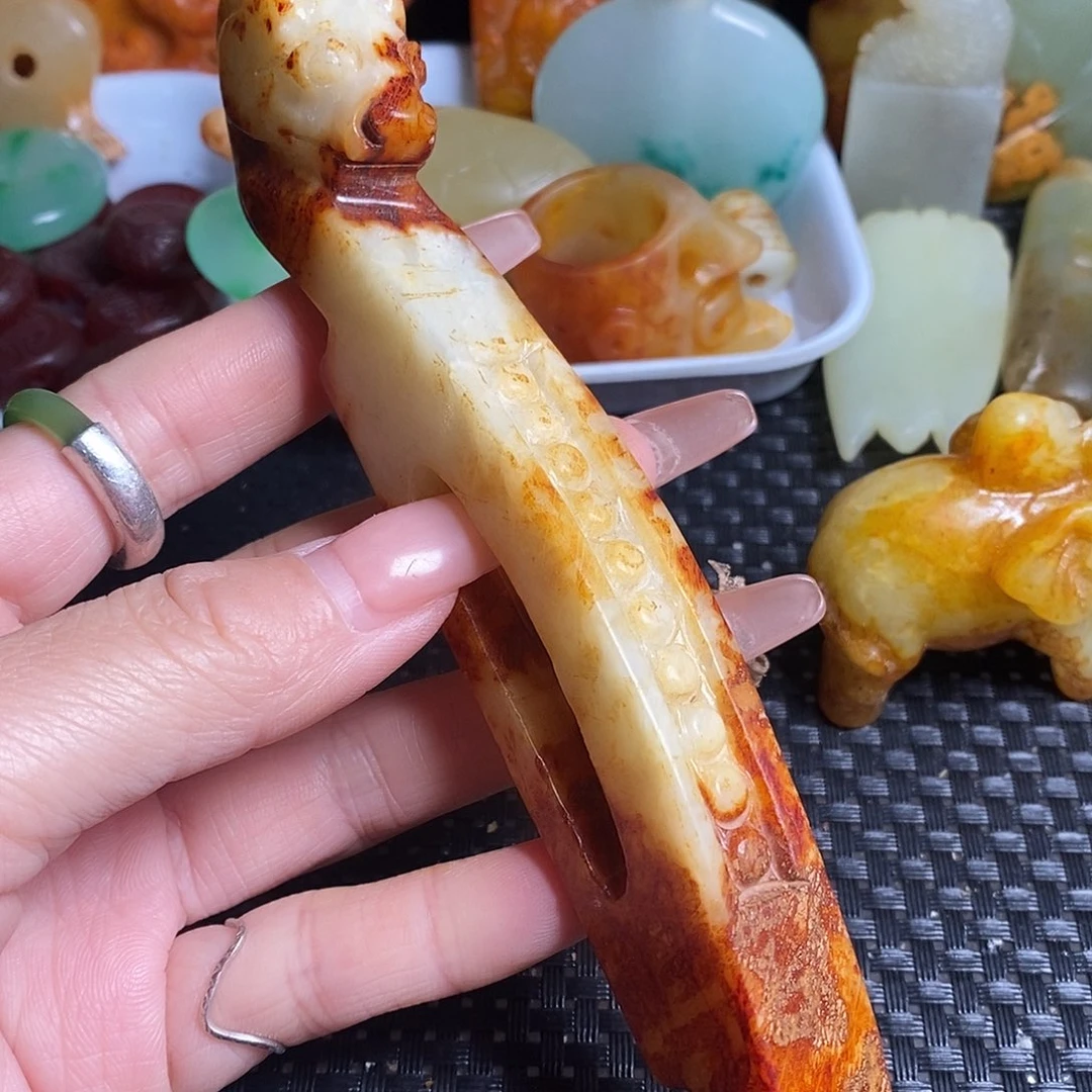 岫岩老玉（透闪石质玉）未镶嵌珠宝奇石