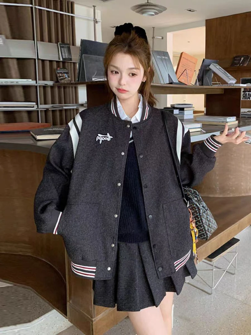 灰色复古学院风棒球服女春季2025新款韩版宽松减龄小个子夹克套装
