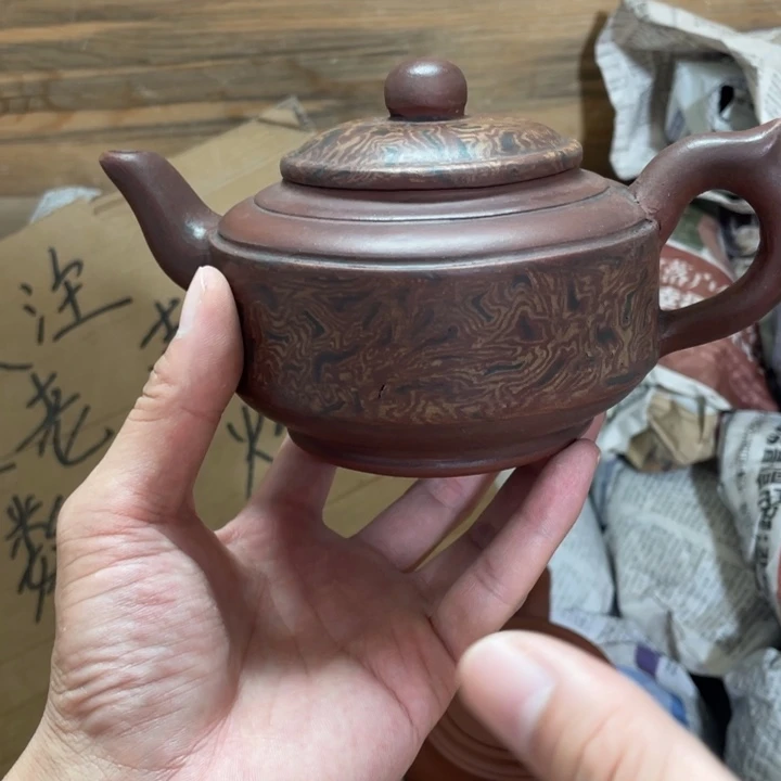 茶壶紫砂老厂紫砂壶一件。