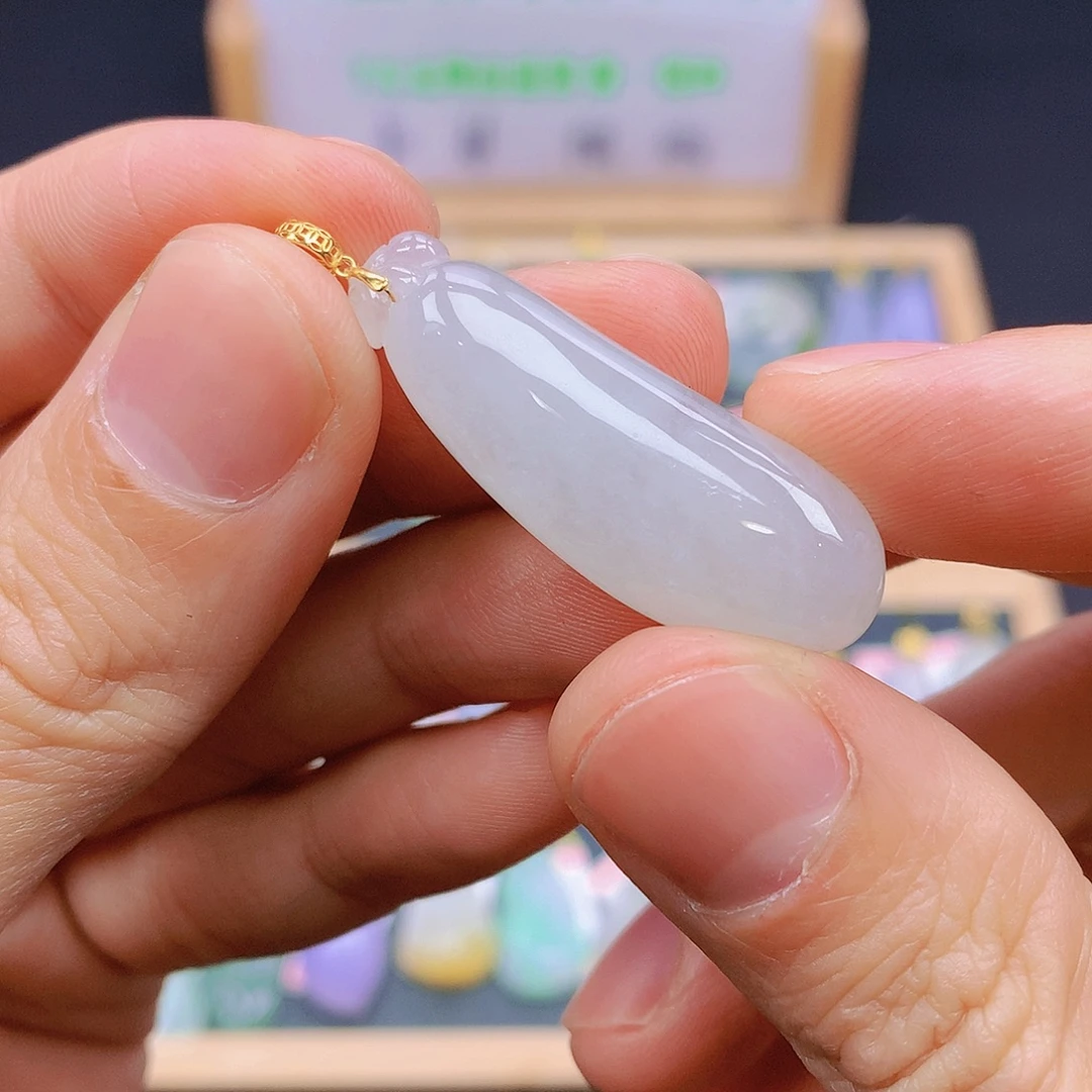 翡翠18K金镶嵌颈饰翡翠