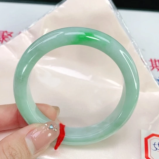 翡翠手镯未镶嵌天然翡翠A货043