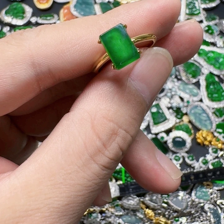 翡翠未镶嵌颈饰天然A货翡翠放漏