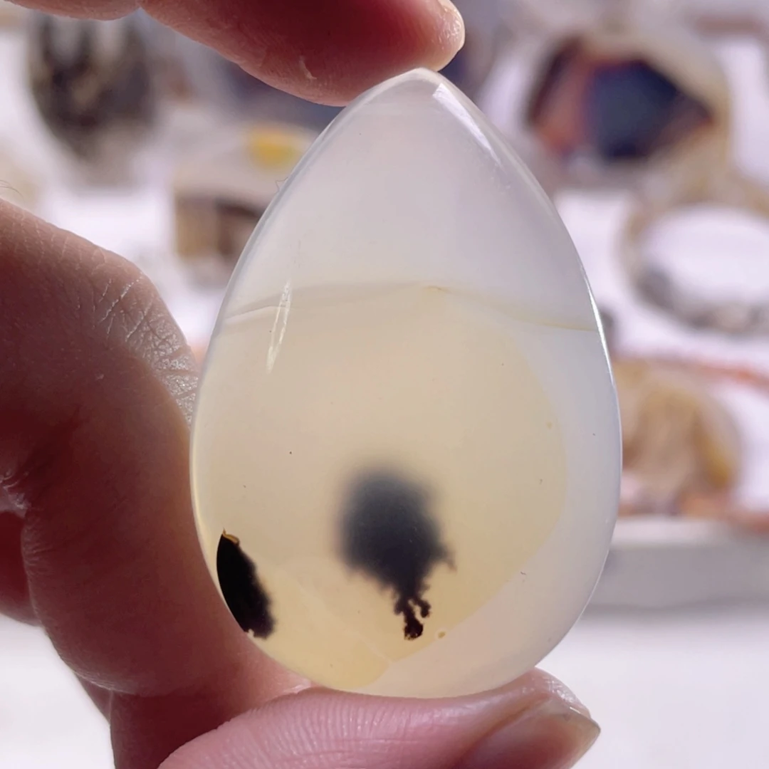玛瑙/玉髓未镶嵌珠宝奇石