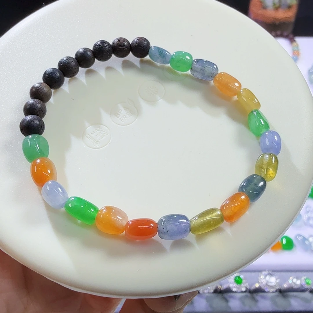 翡翠未镶嵌颈饰彩虹糖