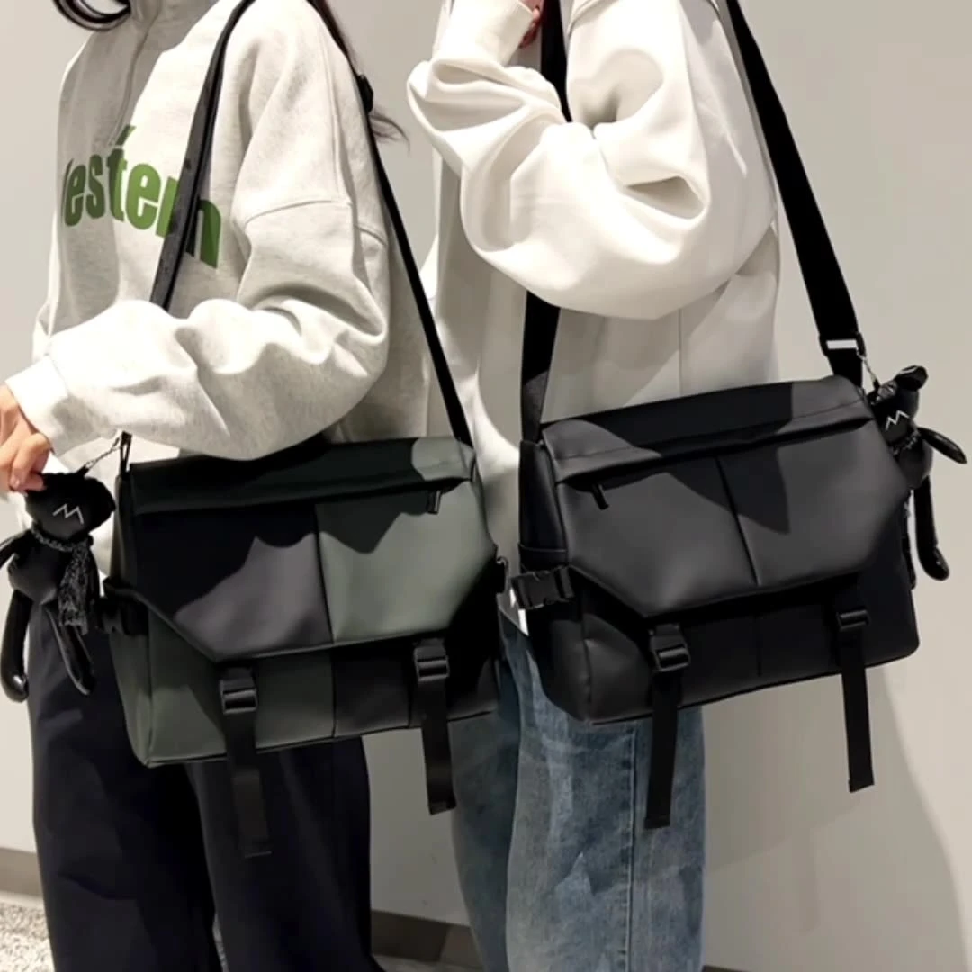 潮流邮差包单肩男包机能斜挎包运动骑行背包大容量通勤休闲男包