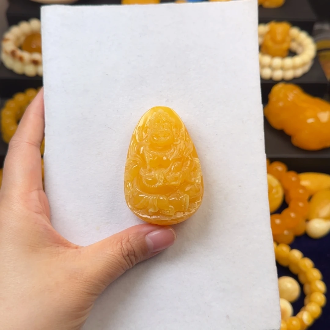 蜜蜡未镶嵌颈饰黄财神吊坠