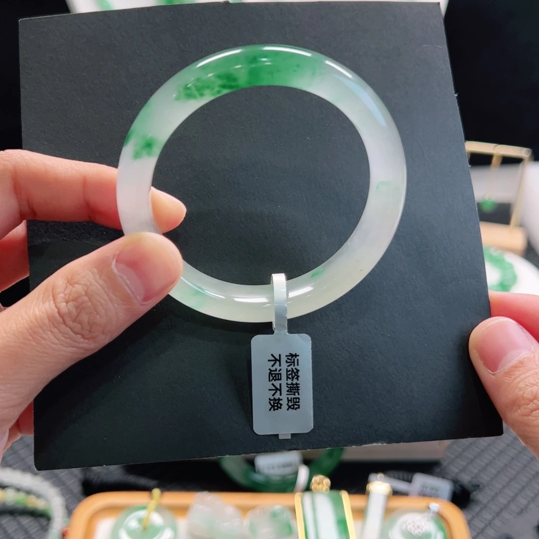 石英质玉未镶嵌手镯53