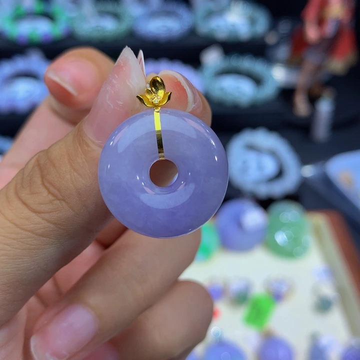 翡翠18K金镶嵌颈饰翡翠