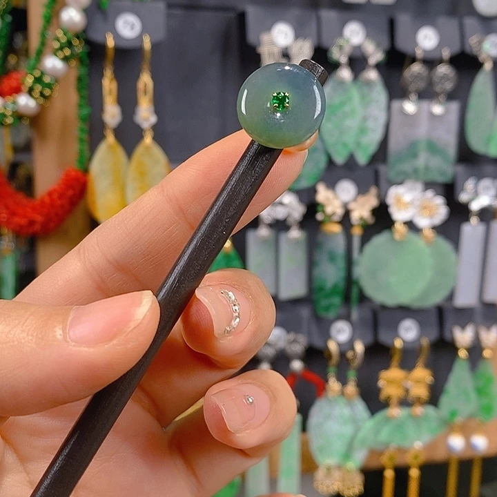 翡翠未镶嵌耳饰翡翠