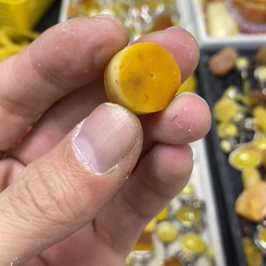 蜜蜡裸石未镶嵌吊坠