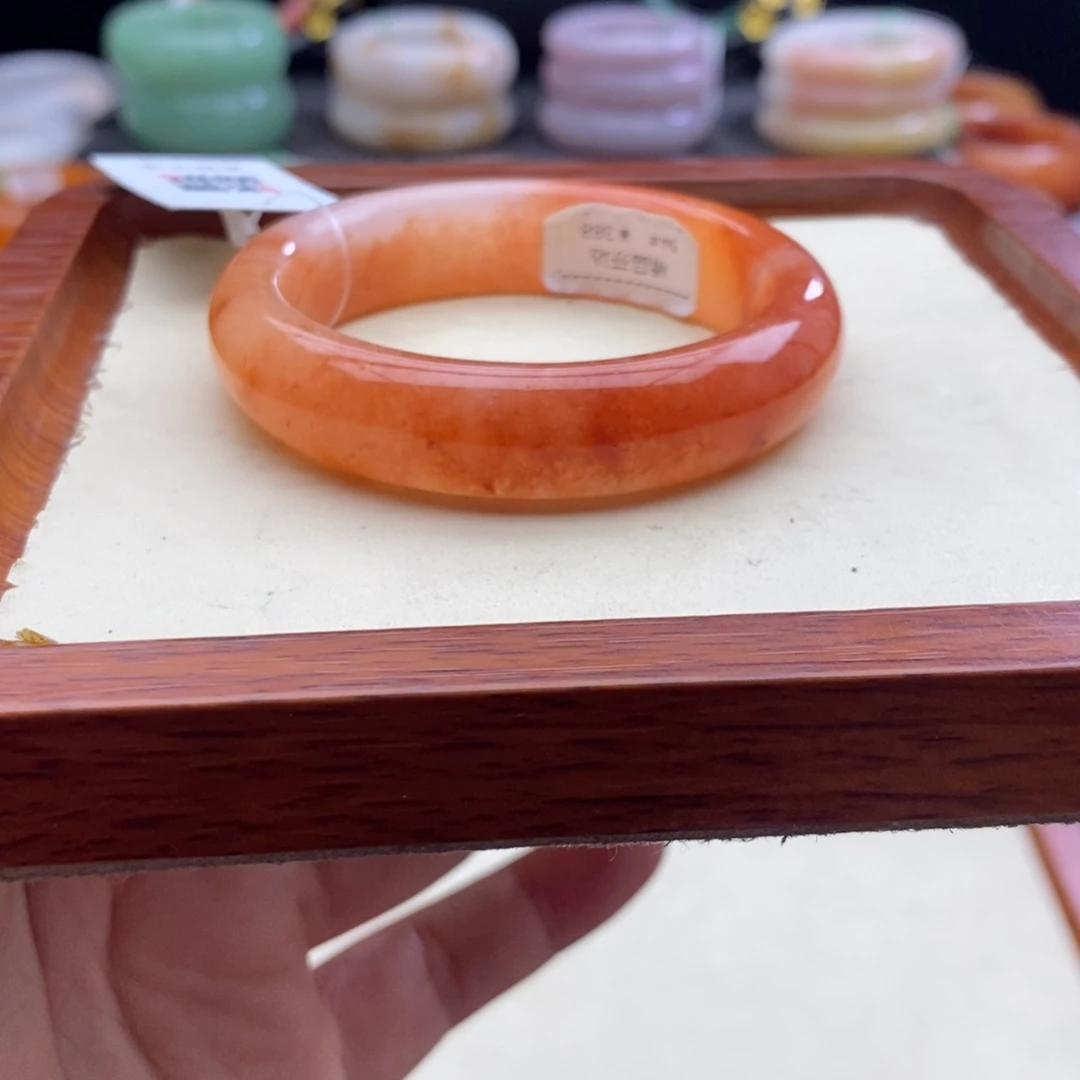 石英岩玉手镯未镶嵌