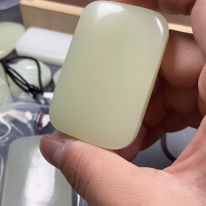 和田玉（糖玉）未镶嵌挂件