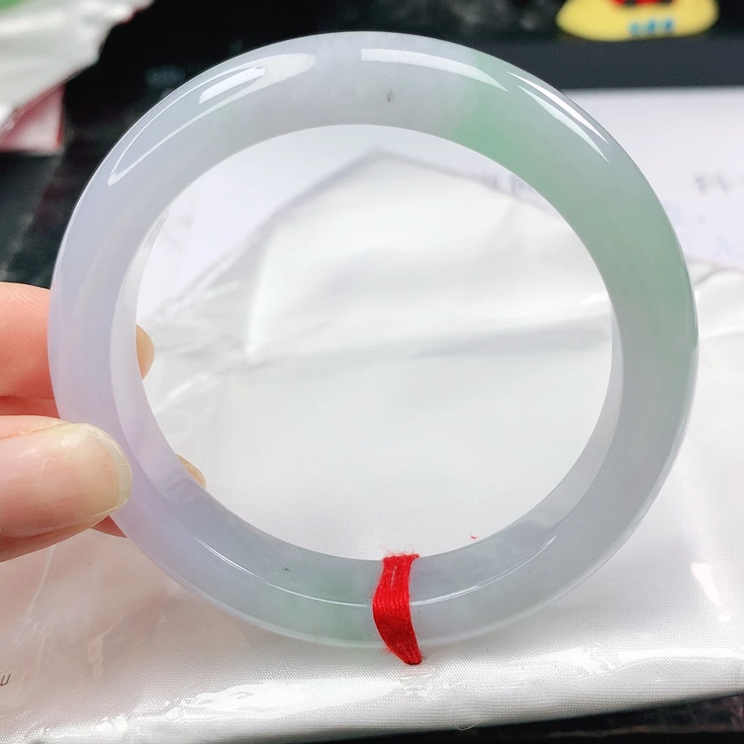 翡翠未镶嵌手镯正