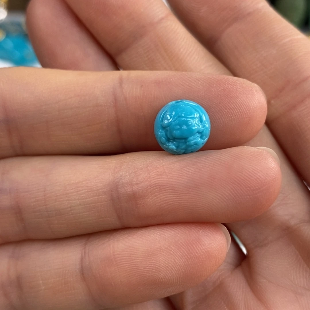 绿松石未镶嵌。渡母