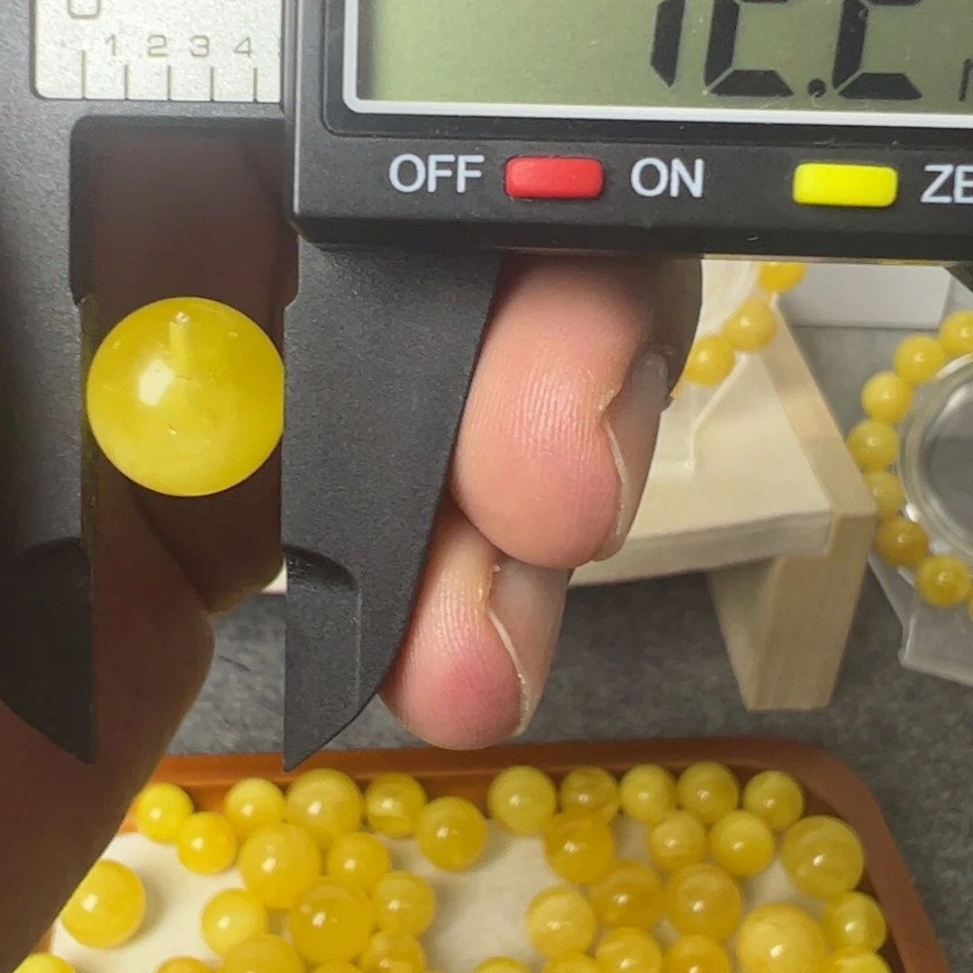 琥珀未镶嵌裸石微瑕032