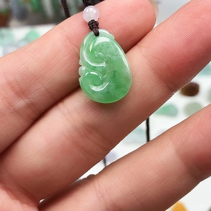 钱***宝翡翠未镶嵌吊坠(不含链)绿如意