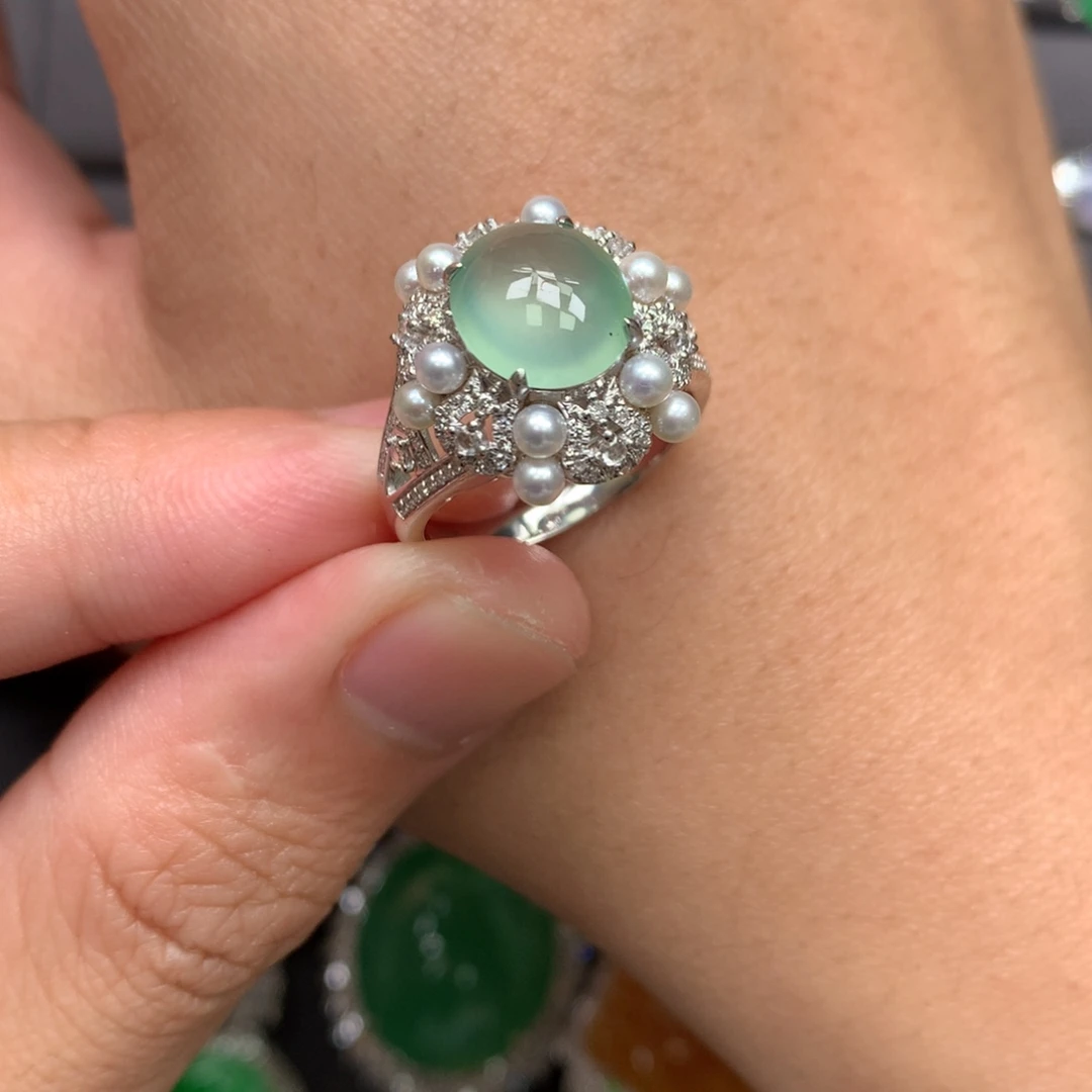 翡翠18K金镶嵌戒指